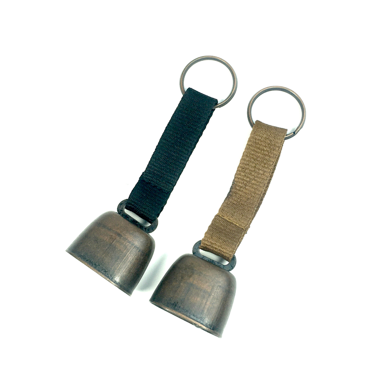 Pet Mountain Climbing Bear Bell Metal Pendant for Retro Style Outdoor Decoration